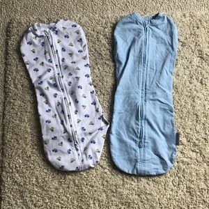 2 newborn Swaddle Me